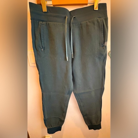 lululemon athletica Pants - Ladies Lululemon Dark Green Jogger Pants